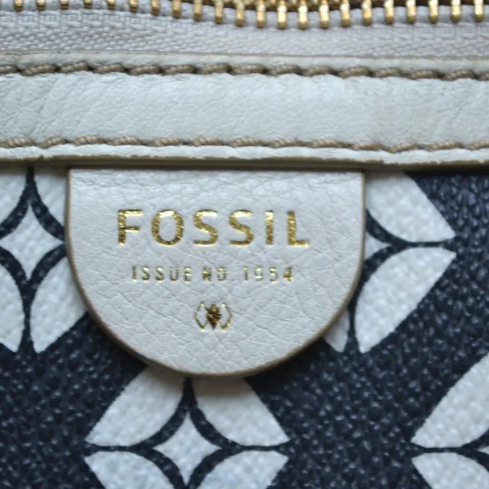 Fossil Tote Purse Black and White Exterior Pattern Tan Interior Fossil Bag
